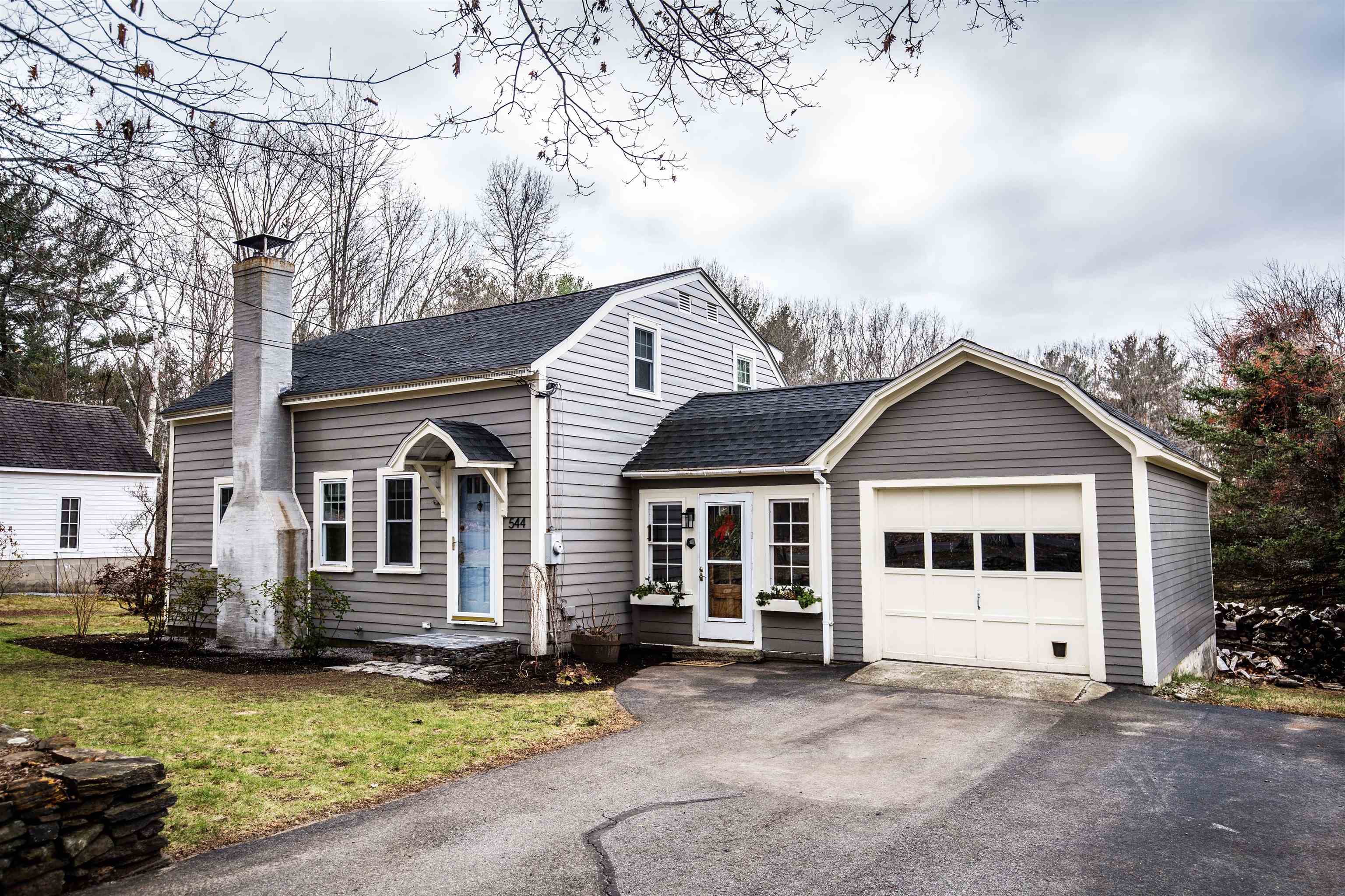 544 Upper Straw Road Hopkinton, NH 03229 - Photo 2 of 39 Gallery Image 2