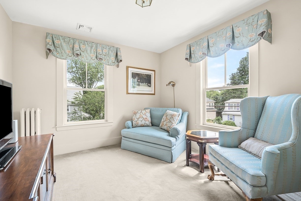 296 Linden Street Wellesley, MA 02481 - Photo 22 of 35