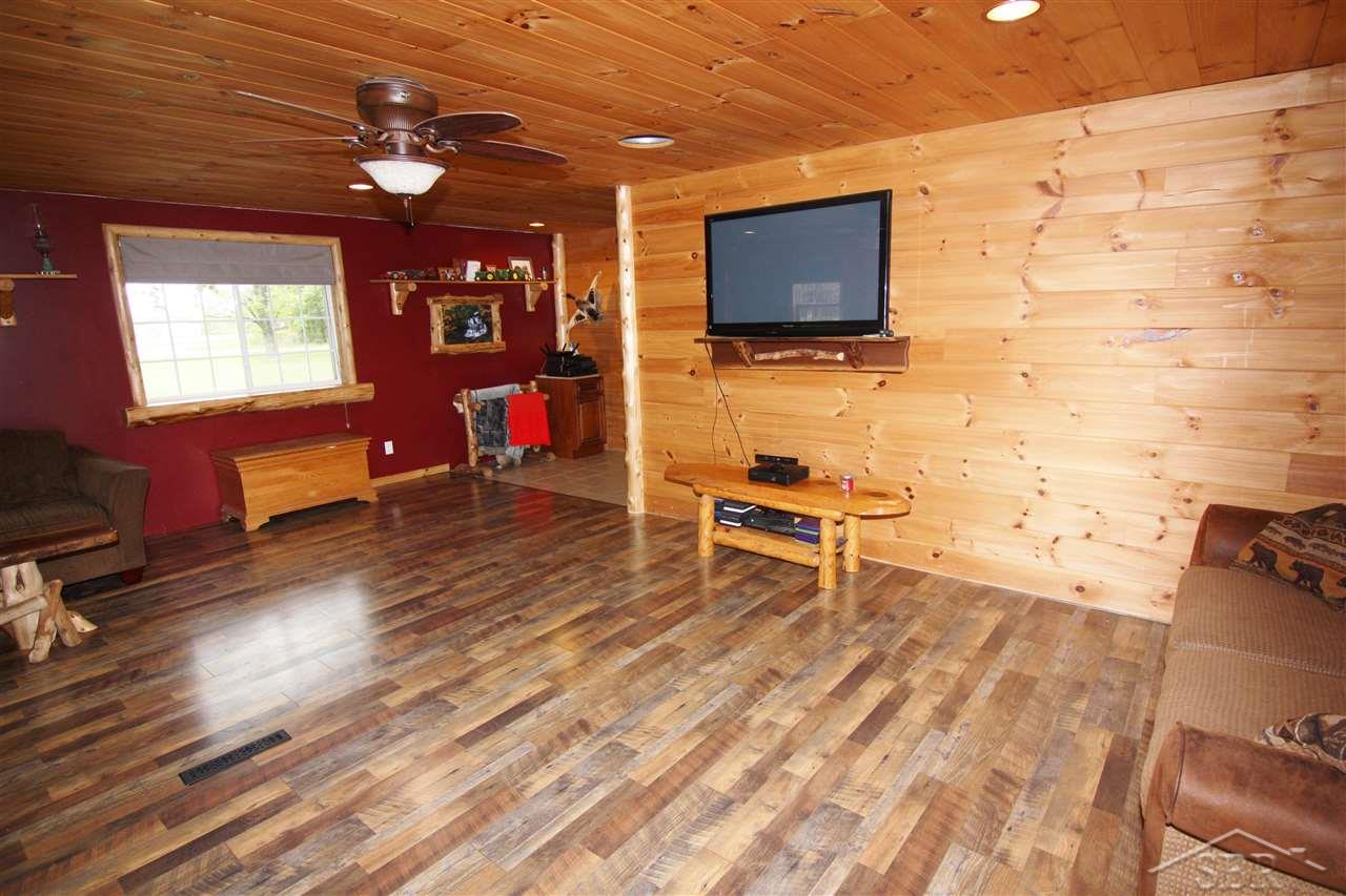 9492 Birch Run Road Millington, MI 48746 - Photo 6 of 16 31381027-5.JPG