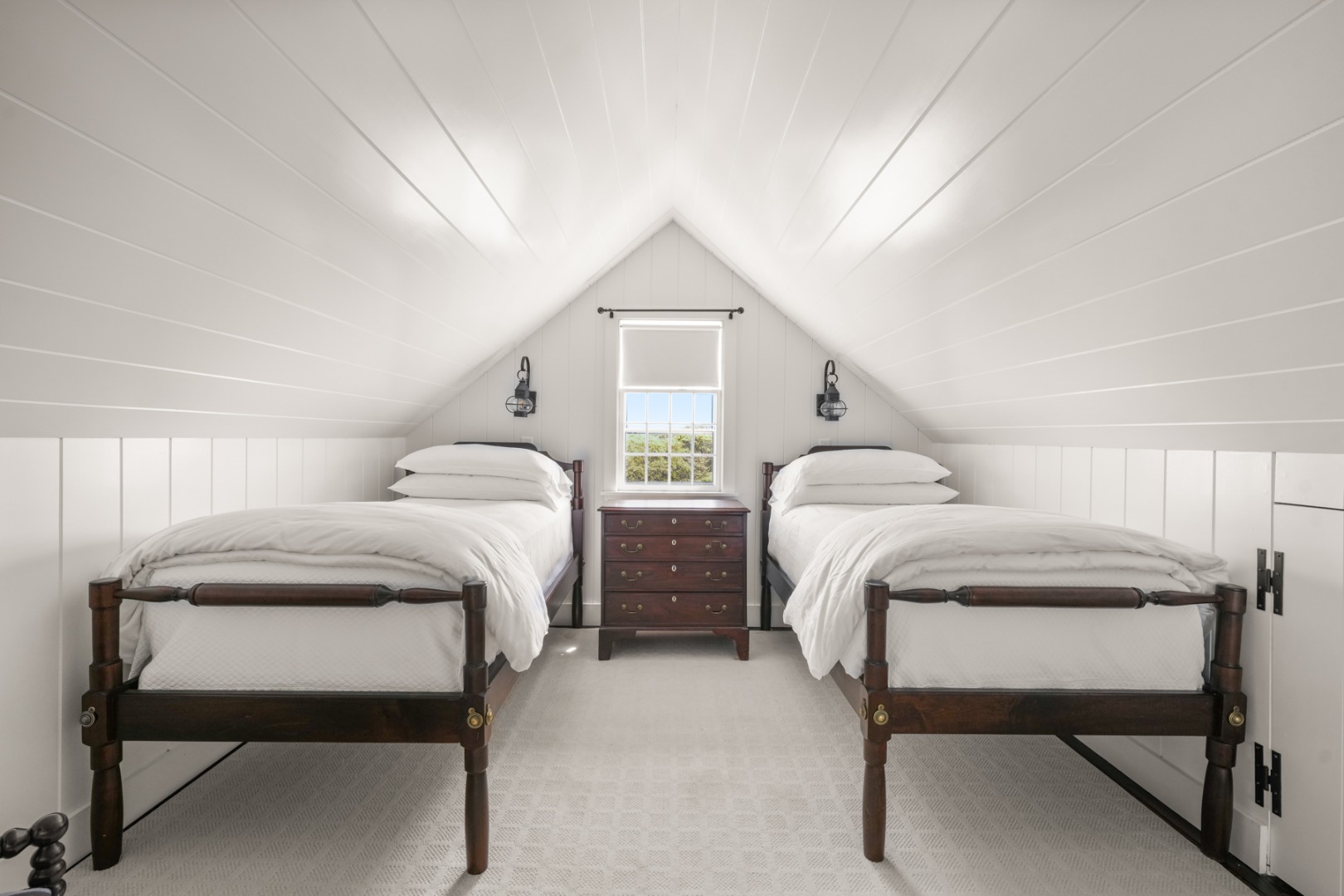 21 Quidnet Road Nantucket, MA 02554 - Photo 22 of 62 a bedroom with two beds and a desk
