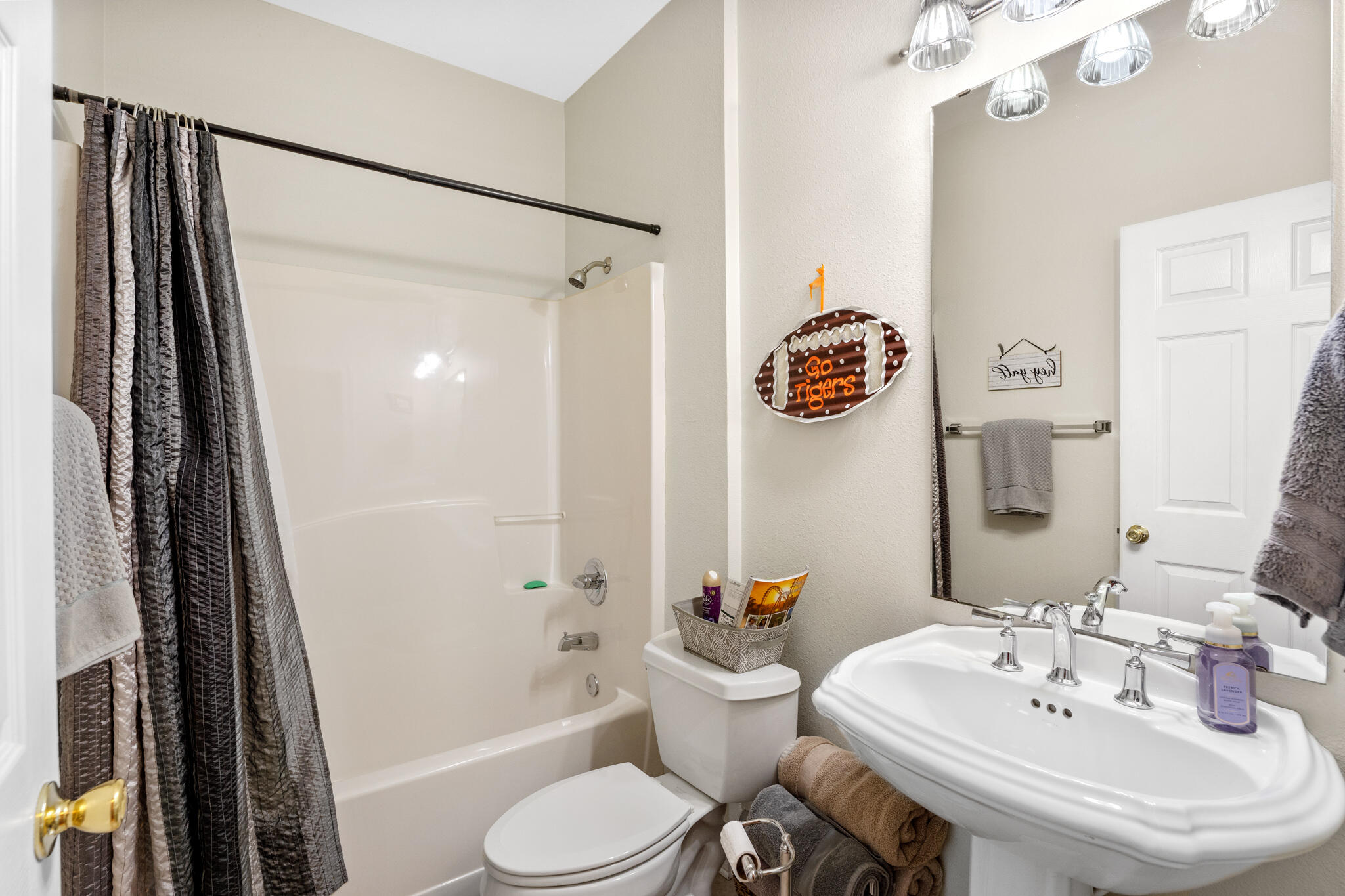 6470 Garden City Road Crestview, FL 32539 - Photo 26 of 34 Bathroom 3