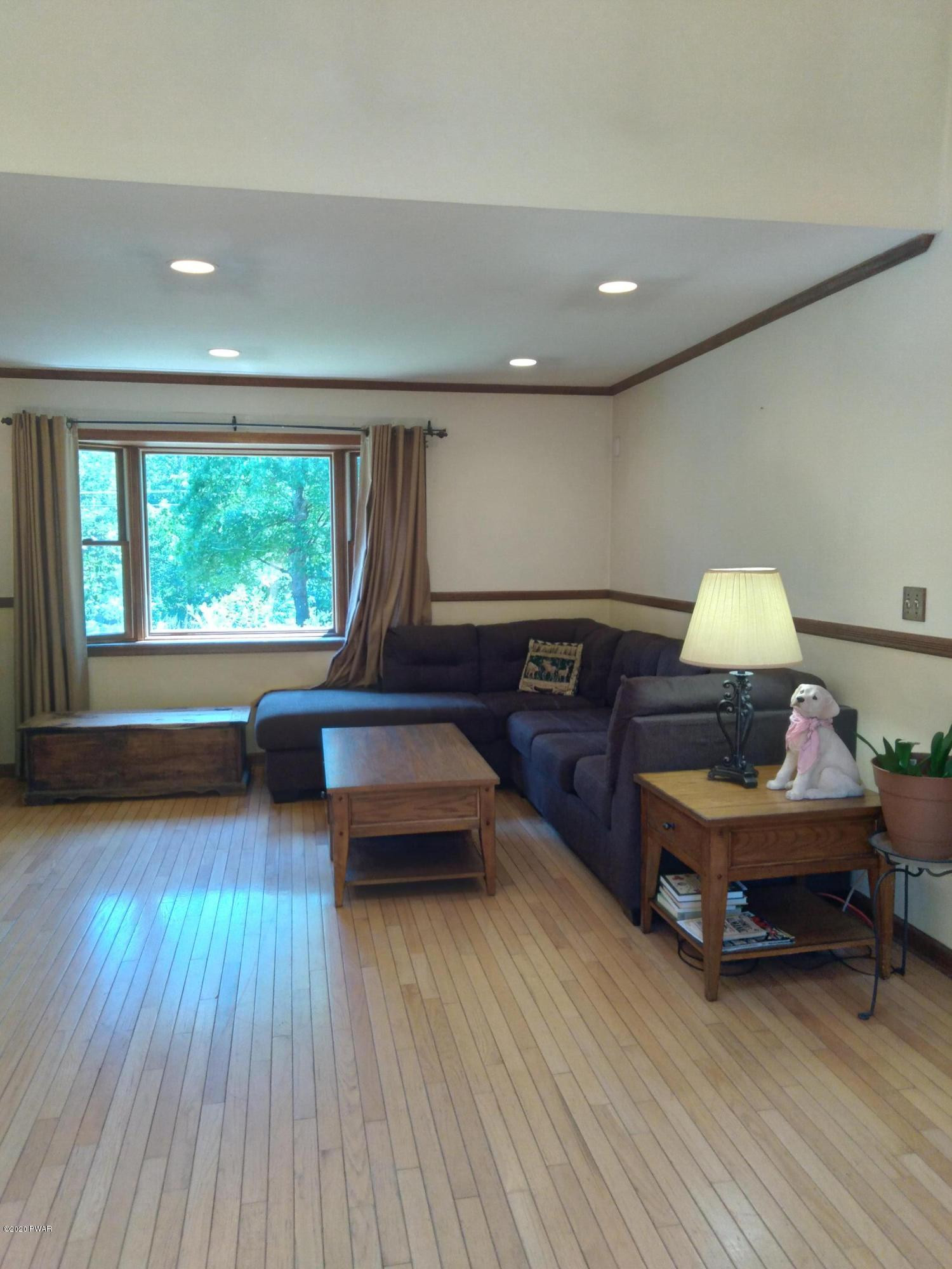 833 Milford Road Dingmans Ferry, PA 18328 - Photo 6 of 35 Living room