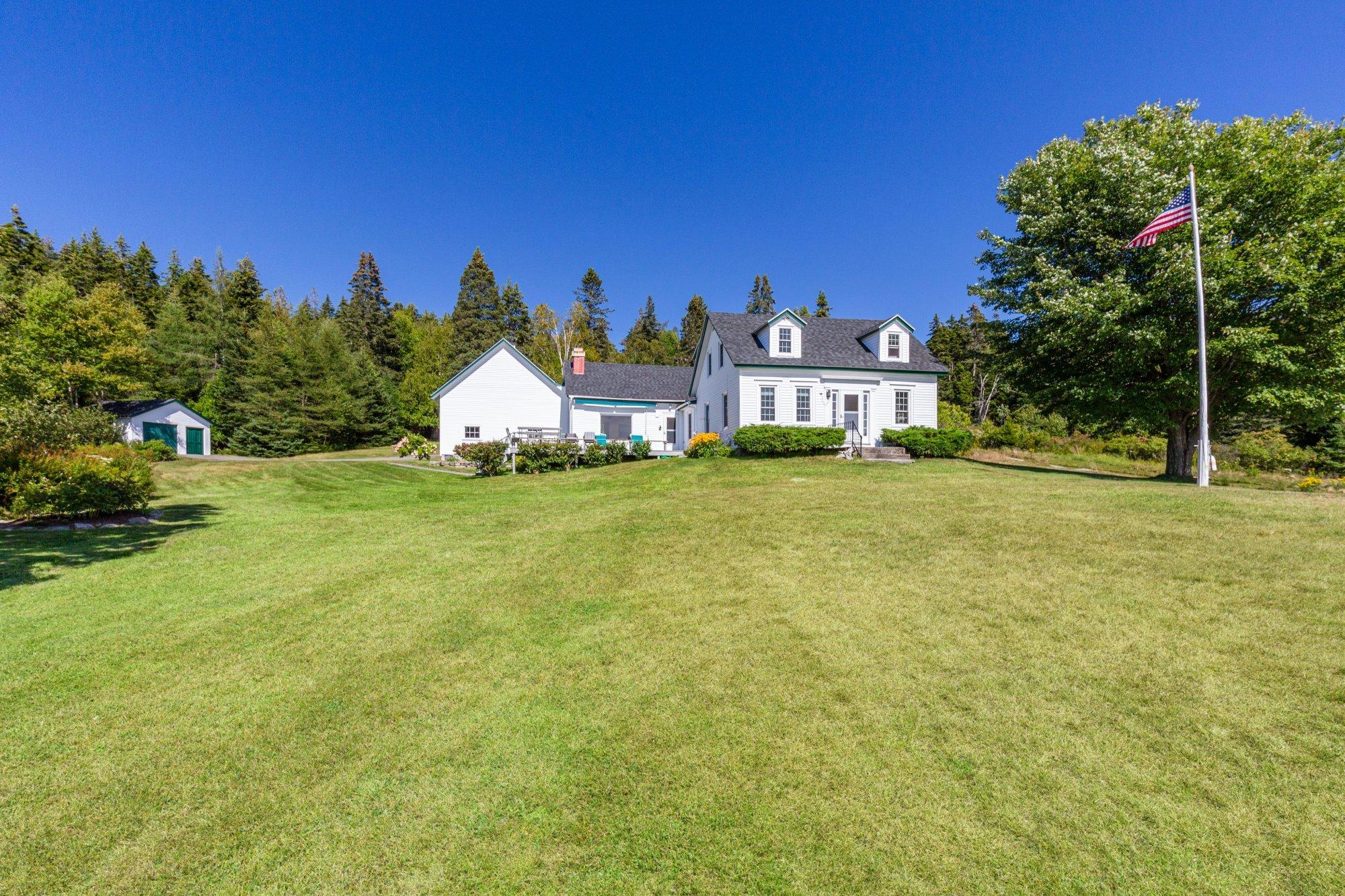 42 Bass Road Bernard, ME 04612 - Photo 4 of 37 W4-ME1668_4.jpg