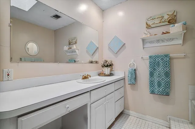 $299,900 | 713 Arapaho Drive, Tioga, TX 76271