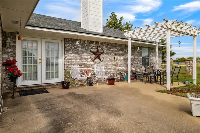 $299,900 | 713 Arapaho Drive, Tioga, TX 76271