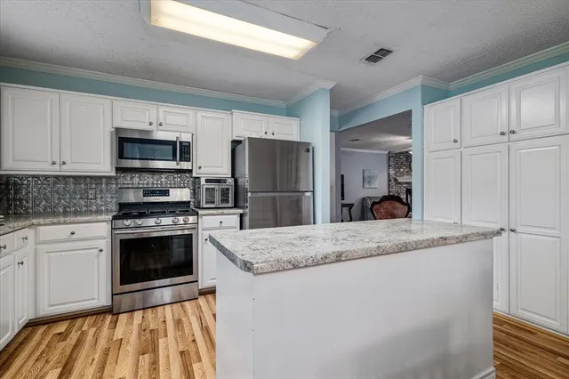 $299,900 | 713 Arapaho Drive, Tioga, TX 76271