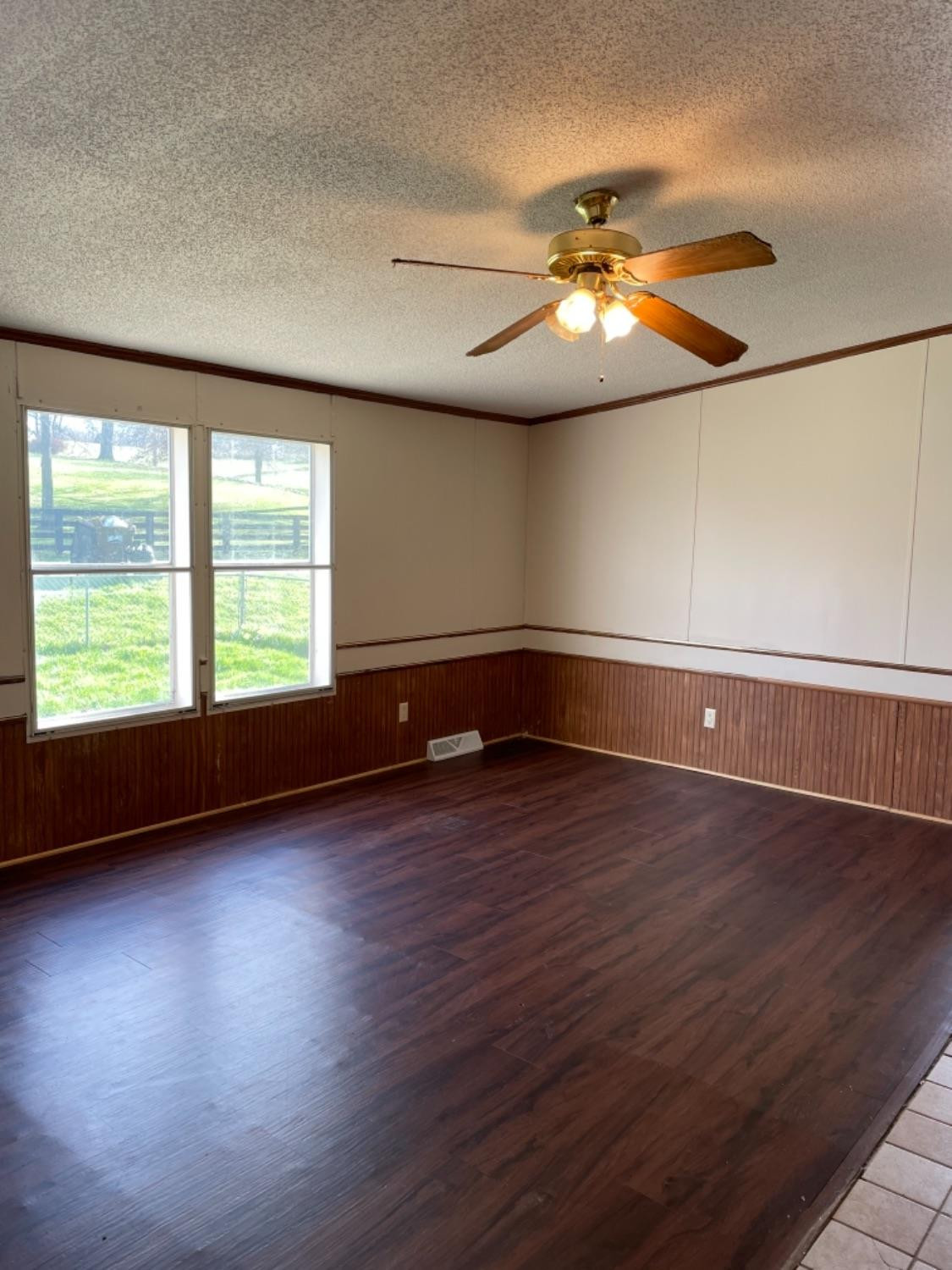 6550 Donaldson Road Mount Sterling, KY 40353 - Photo 5 of 14 Living Room