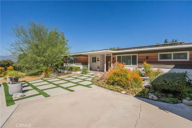 a car parked in front of a building