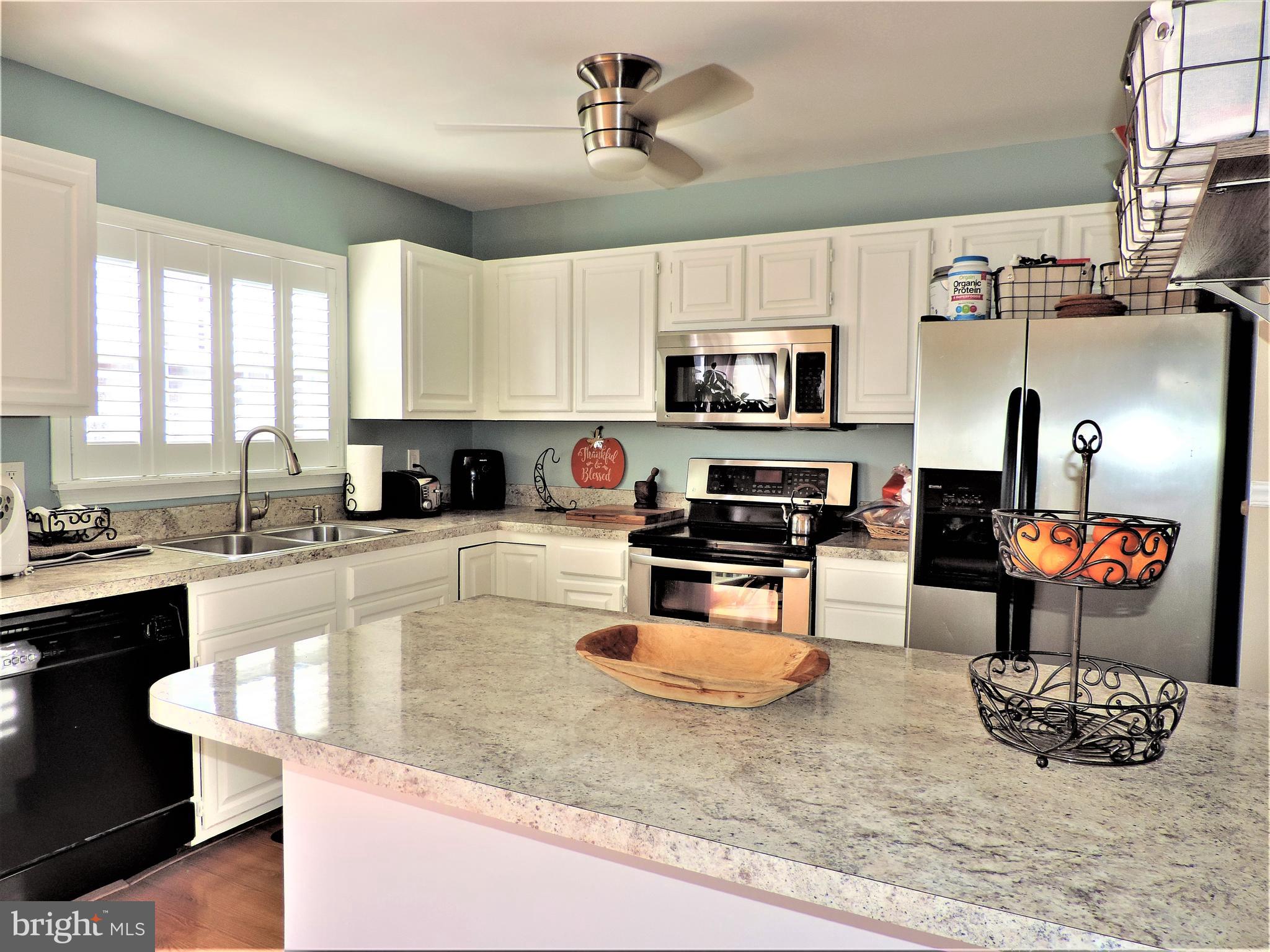 3605 Heathers Way Baltimore, MD 21234 - Photo 4 of 28 Kitchen