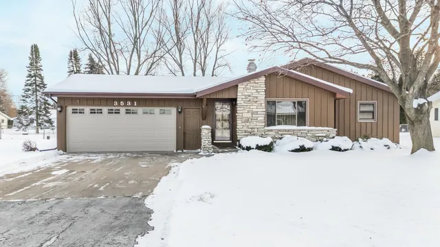 $329,000 | 3531 West Sunnyview Road, Appleton, WI 54914