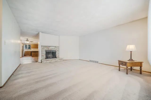 $329,000 | 3531 West Sunnyview Road, Appleton, WI 54914