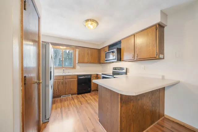 $329,000 | 3531 West Sunnyview Road, Appleton, WI 54914