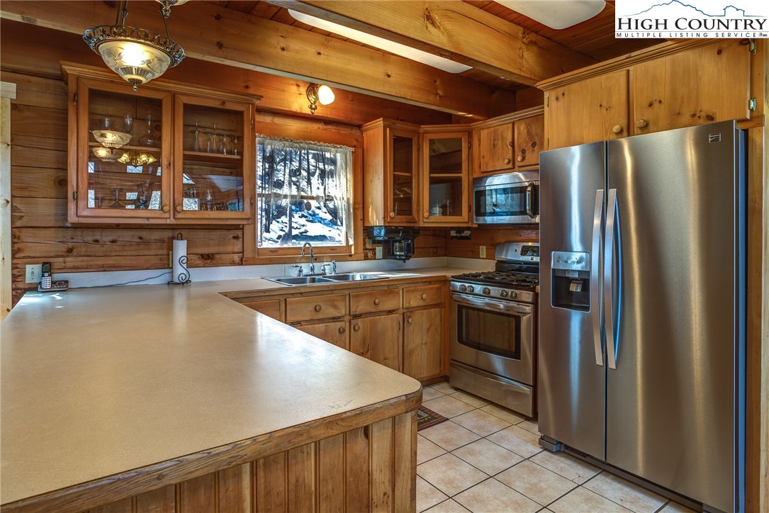 404 Little Tree Road West Jefferson, NC 28694 - Photo 14 of 40 Gallery Image 14
