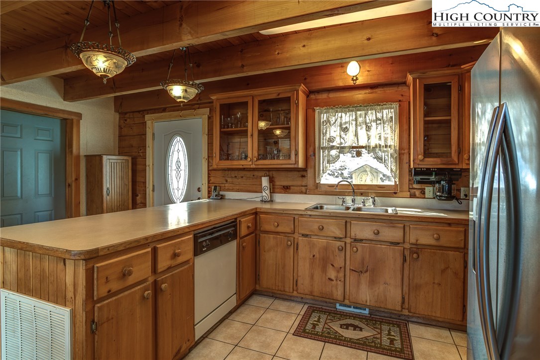 404 Little Tree Road West Jefferson, NC 28694 - Photo 15 of 40 Gallery Image 15