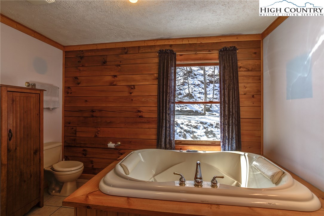 404 Little Tree Road West Jefferson, NC 28694 - Photo 19 of 40 Gallery Image 19
