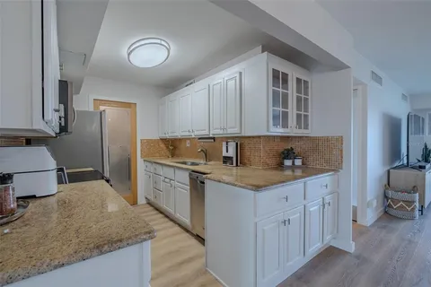 $319,900 | 10355 Paradise Boulevard, Unit 511, Treasure Island, FL 33706