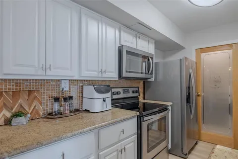 $319,900 | 10355 Paradise Boulevard, Unit 511, Treasure Island, FL 33706