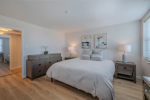 $319,900 | 10355 Paradise Boulevard, Unit 511, Treasure Island, FL 33706