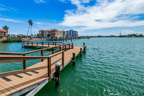 $319,900 | 10355 Paradise Boulevard, Unit 511, Treasure Island, FL 33706