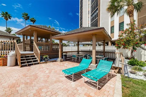 $319,900 | 10355 Paradise Boulevard, Unit 511, Treasure Island, FL 33706