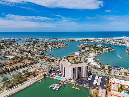 $319,900 | 10355 Paradise Boulevard, Unit 511, Treasure Island, FL 33706