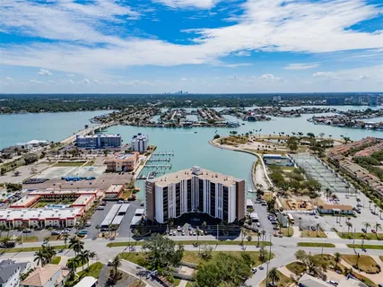 $319,900 | 10355 Paradise Boulevard, Unit 511, Treasure Island, FL 33706
