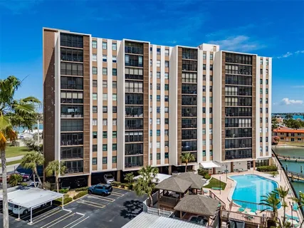 $319,900 | 10355 Paradise Boulevard, Unit 511, Treasure Island, FL 33706