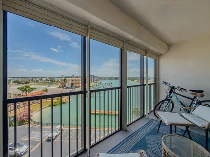 $319,900 | 10355 Paradise Boulevard, Unit 511, Treasure Island, FL 33706