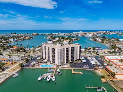 $319,900 | 10355 Paradise Boulevard, Unit 511, Treasure Island, FL 33706