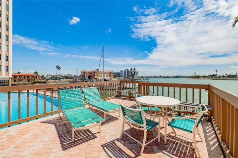$319,900 | 10355 Paradise Boulevard, Unit 511, Treasure Island, FL 33706