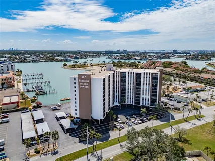 $319,900 | 10355 Paradise Boulevard, Unit 511, Treasure Island, FL 33706
