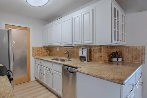 $319,900 | 10355 Paradise Boulevard, Unit 511, Treasure Island, FL 33706