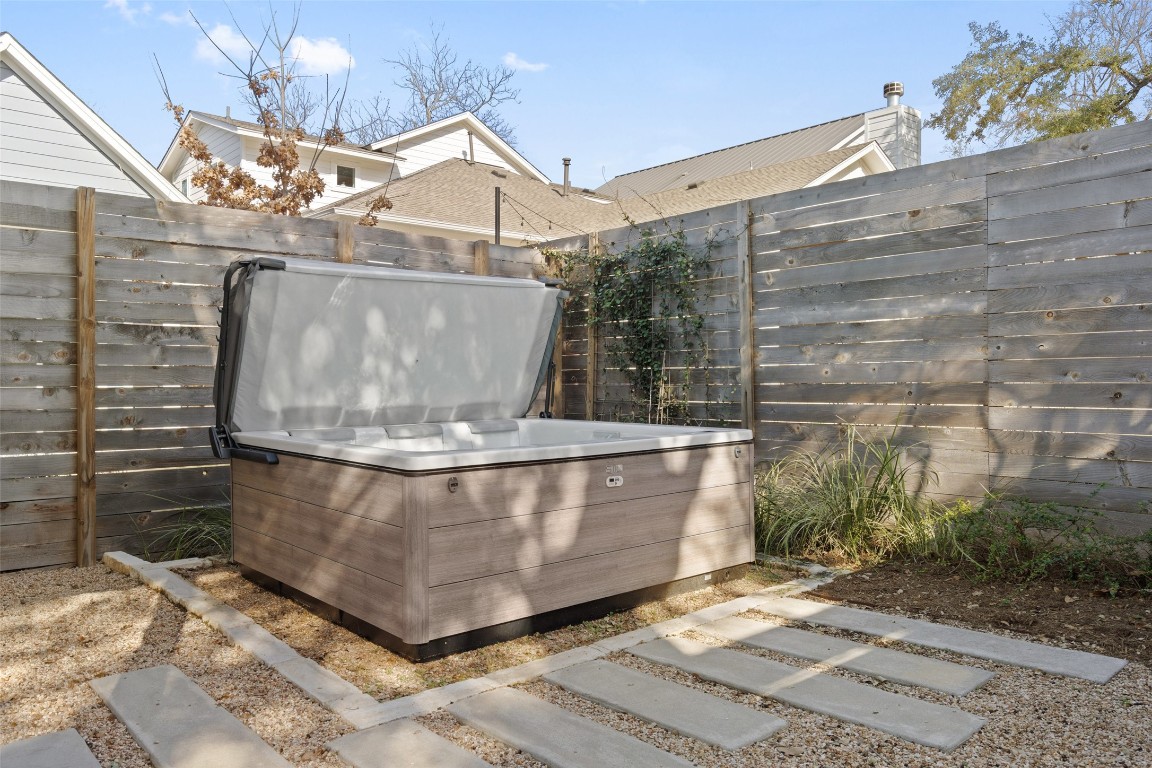 209 Ben Howell Drive, Unit B Austin, TX 78704 - Photo 36 of 39 a view of a fountain