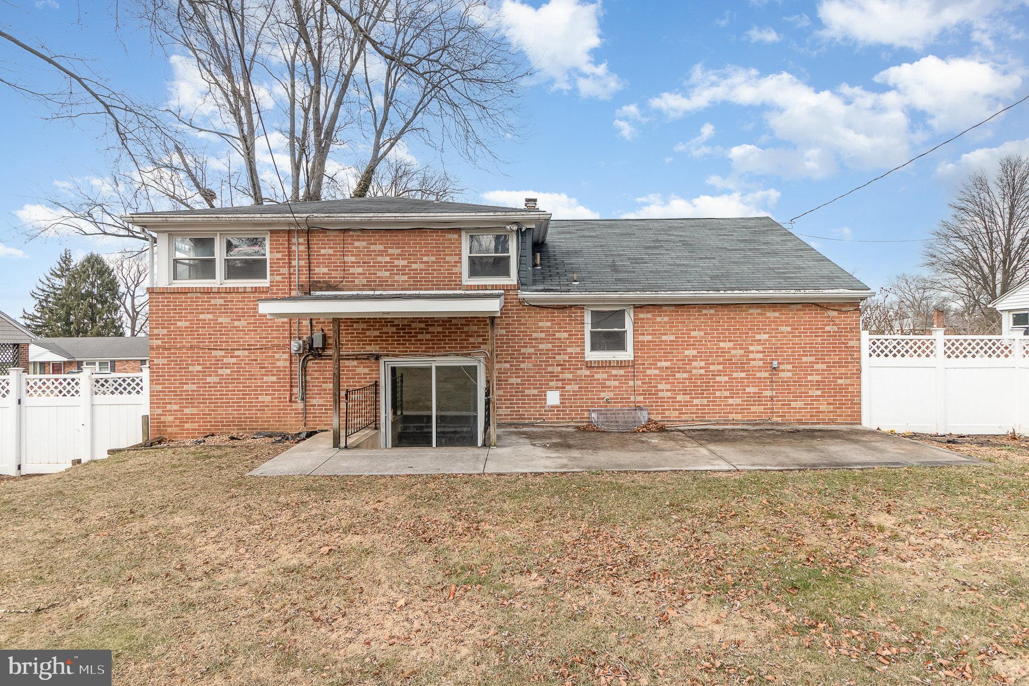 2540 Raleigh Drive York, PA 17402 - Photo 24 of 37 Back view of the home