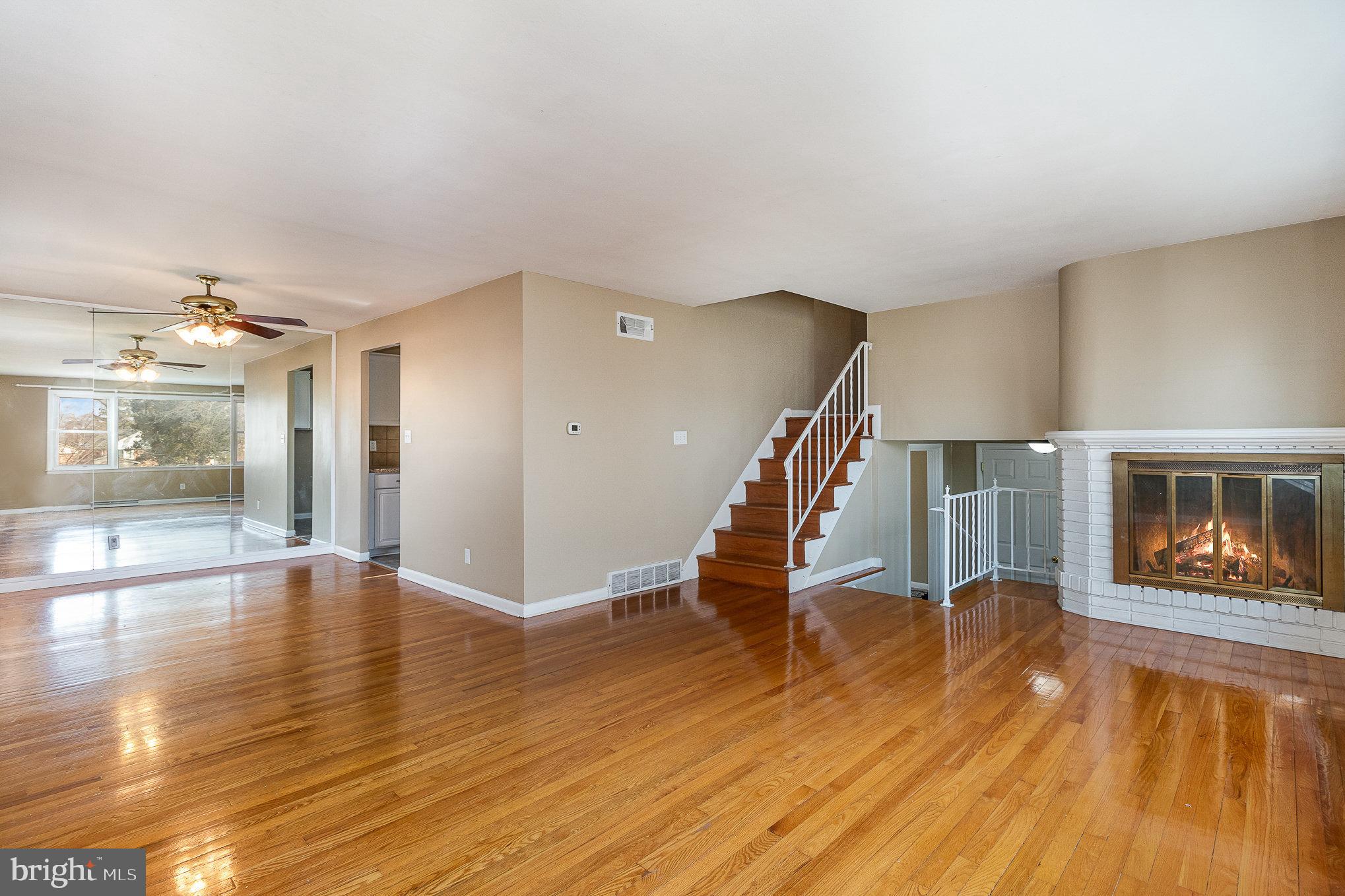 Large Living room with hardwoods