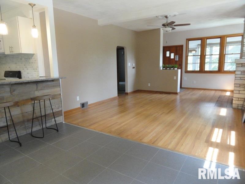2508 Middle Road Davenport, IA 52803 - Photo 3 of 14 Gallery Image 3