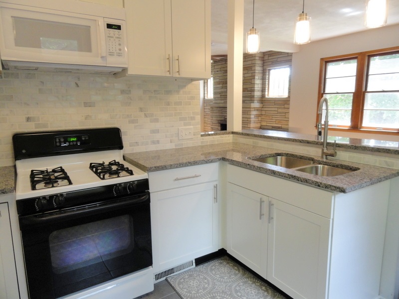 2508 Middle Road Davenport, IA 52803 - Photo 5 of 14 Gallery Image 5