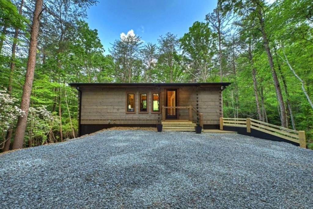 328 Crabapple Drive Blue Ridge, GA 30513 - Photo 5 of 64