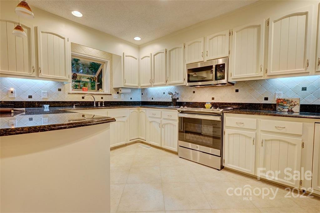 2 Lake Ridge Road Lake Wylie, SC 29710 - Photo 23 of 48 Gallery Image 23