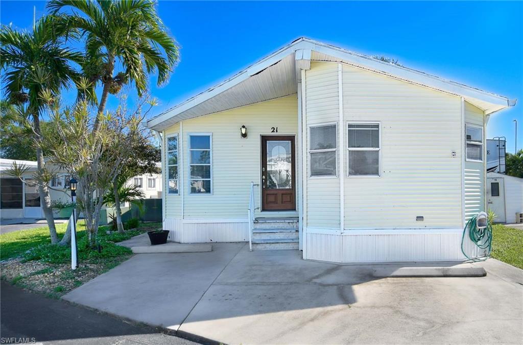 21 Onyx Drive, Unit 21O Naples, FL 34114 - Photo 17 of 30 View of manufactured / mobile home
