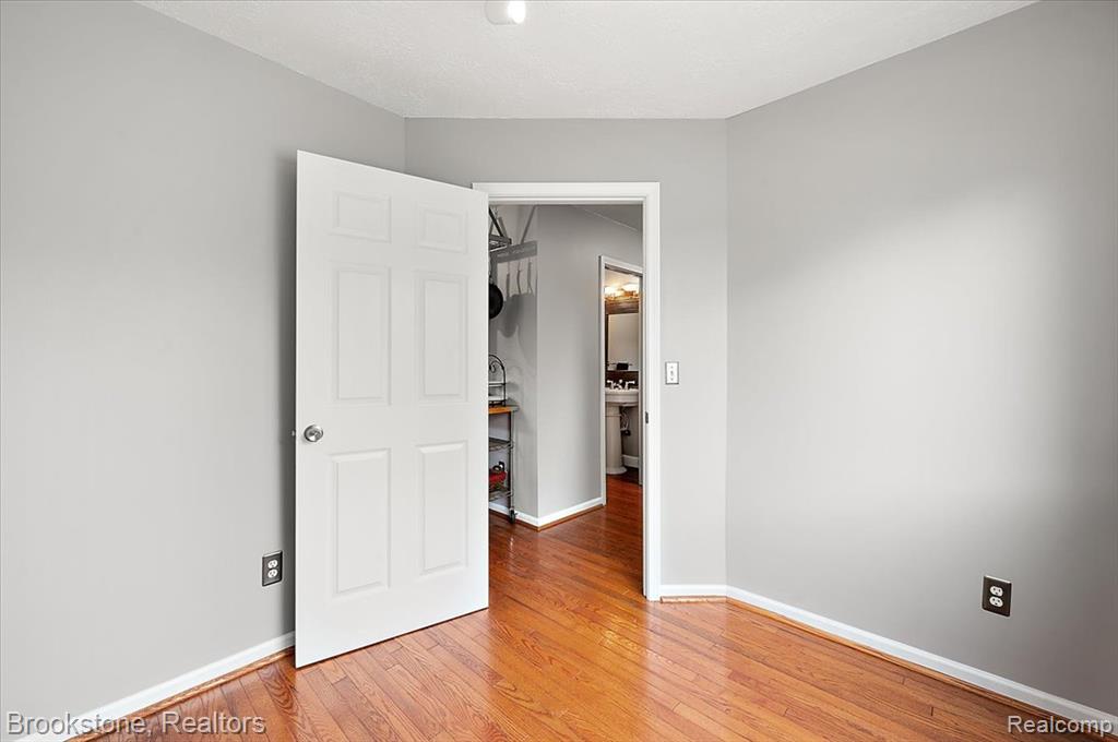 10033 Andersonville Road Clarkston, MI 48346 - Photo 44 of 67 Gallery Image 44