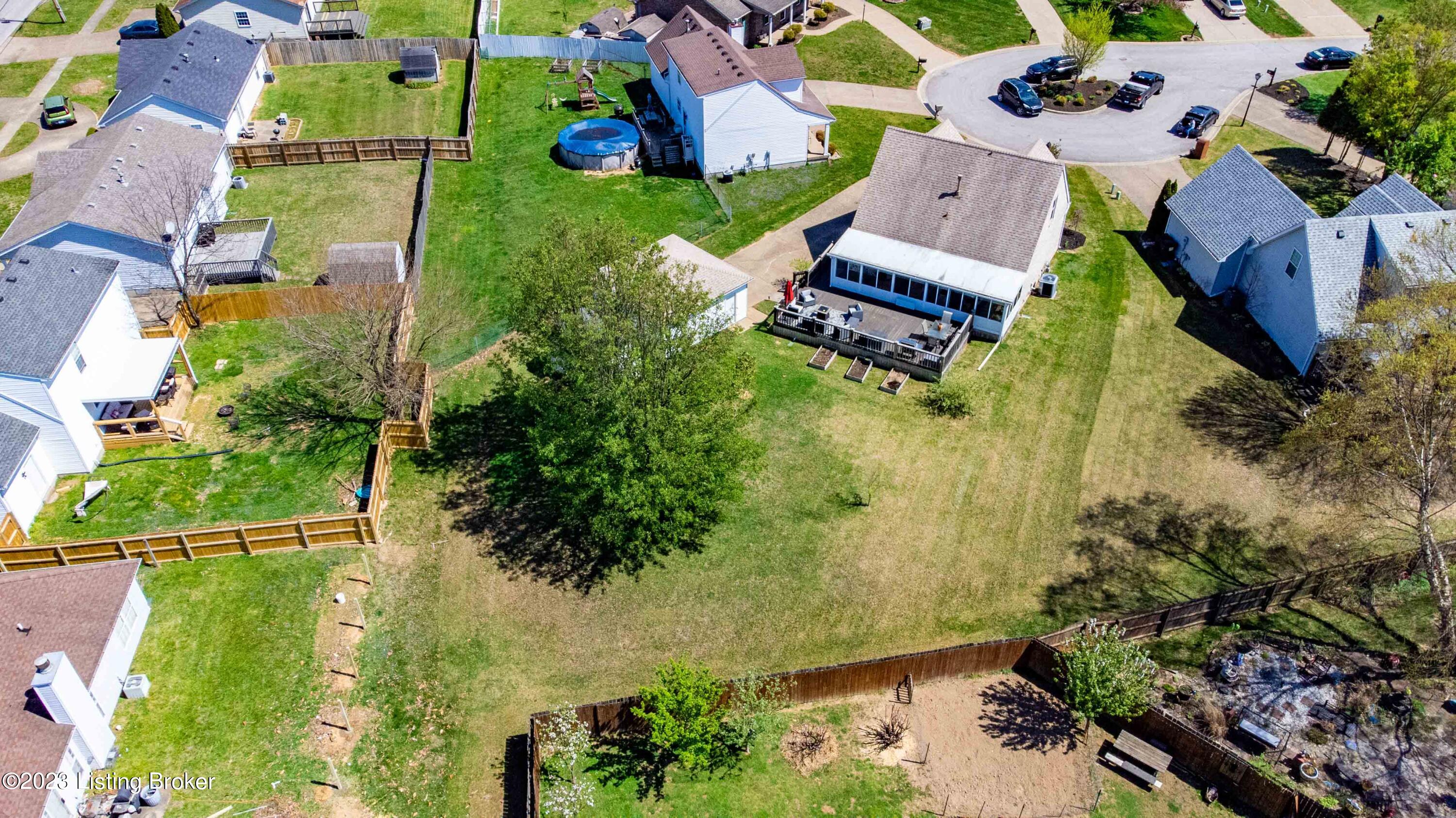 9802 Spring Pointe Court Louisville, KY 40229 - Photo 75 of 80 9802-Spring-Pointe-Ct_076