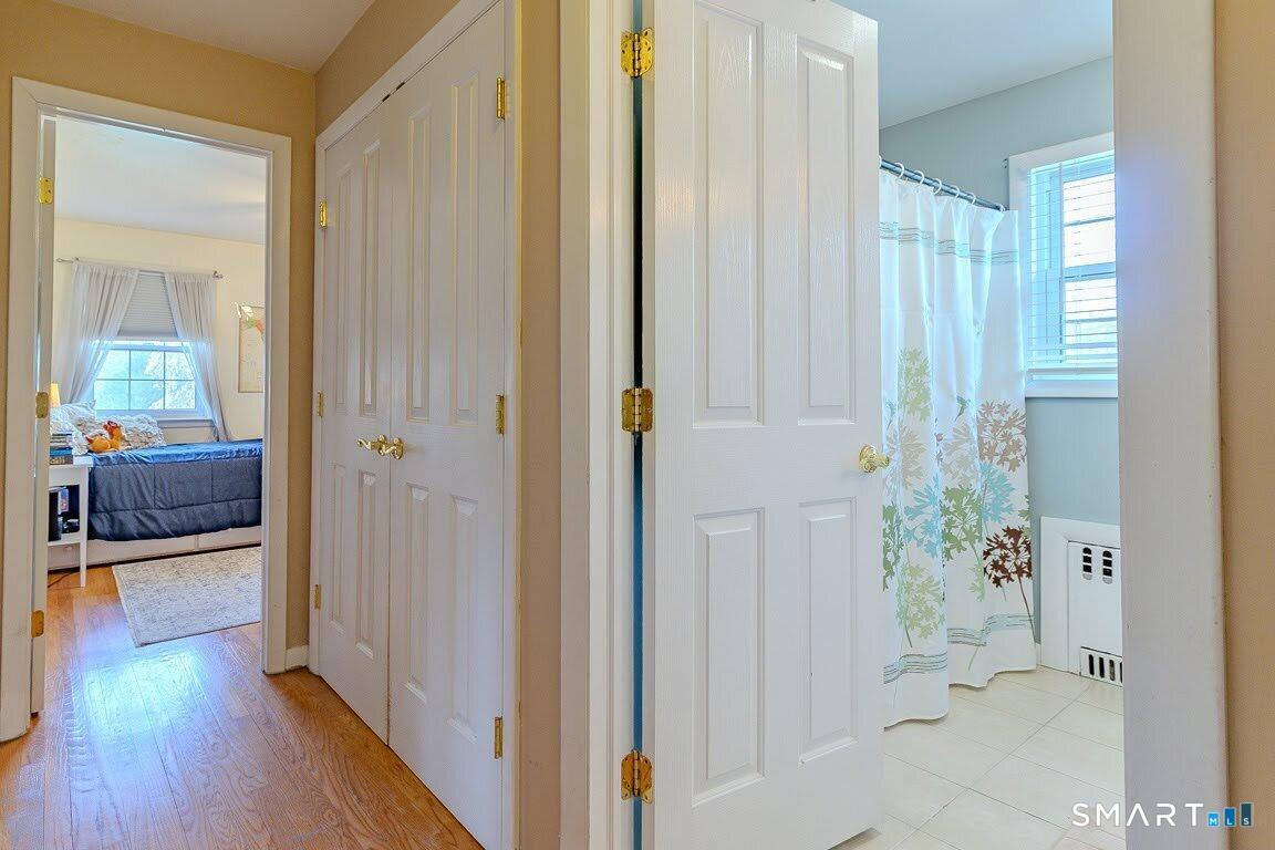 220 Oak Ridge Road Stratford, CT 06614 - Photo 14 of 40