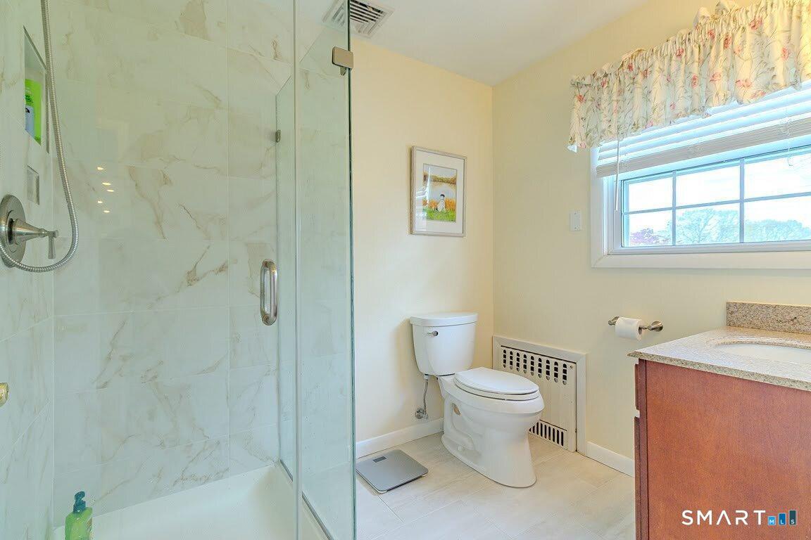 220 Oak Ridge Road Stratford, CT 06614 - Photo 23 of 40