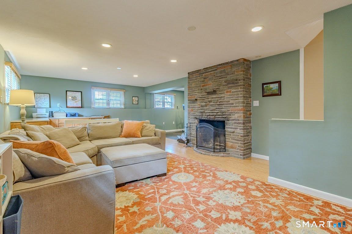 220 Oak Ridge Road Stratford, CT 06614 - Photo 25 of 40