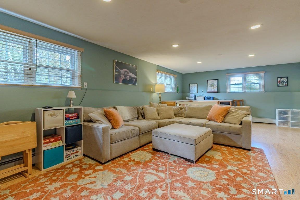 220 Oak Ridge Road Stratford, CT 06614 - Photo 26 of 40