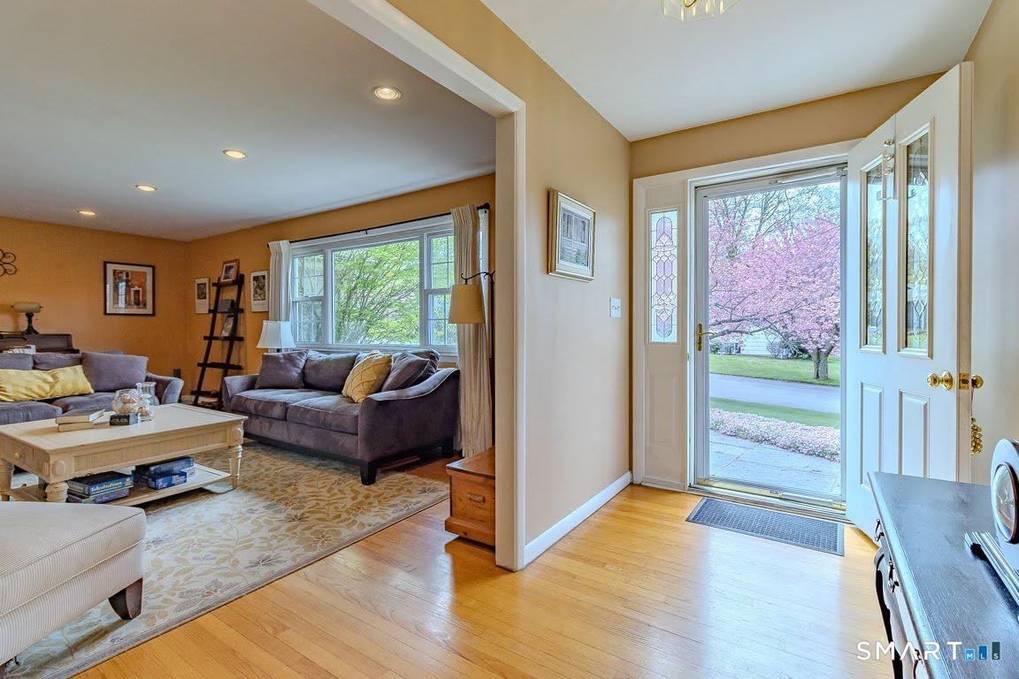 220 Oak Ridge Road Stratford, CT 06614 - Photo 4 of 40