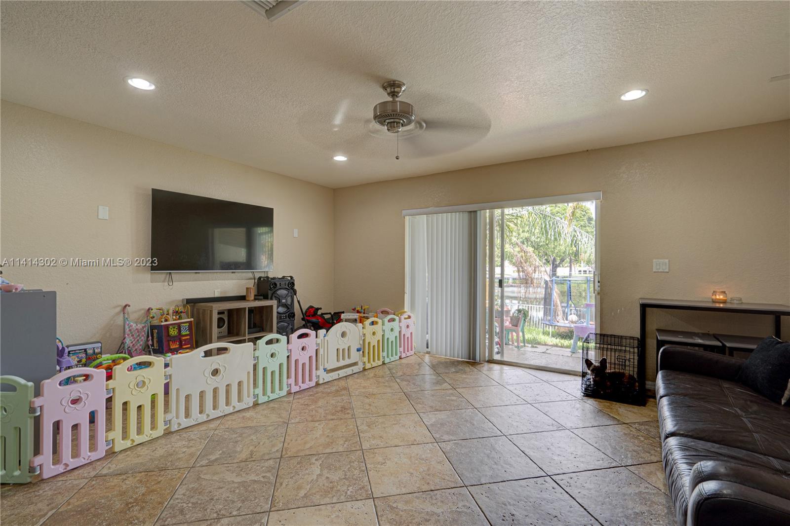 5894 Abbey Road Tamarac, FL 33321 - Photo 12 of 48