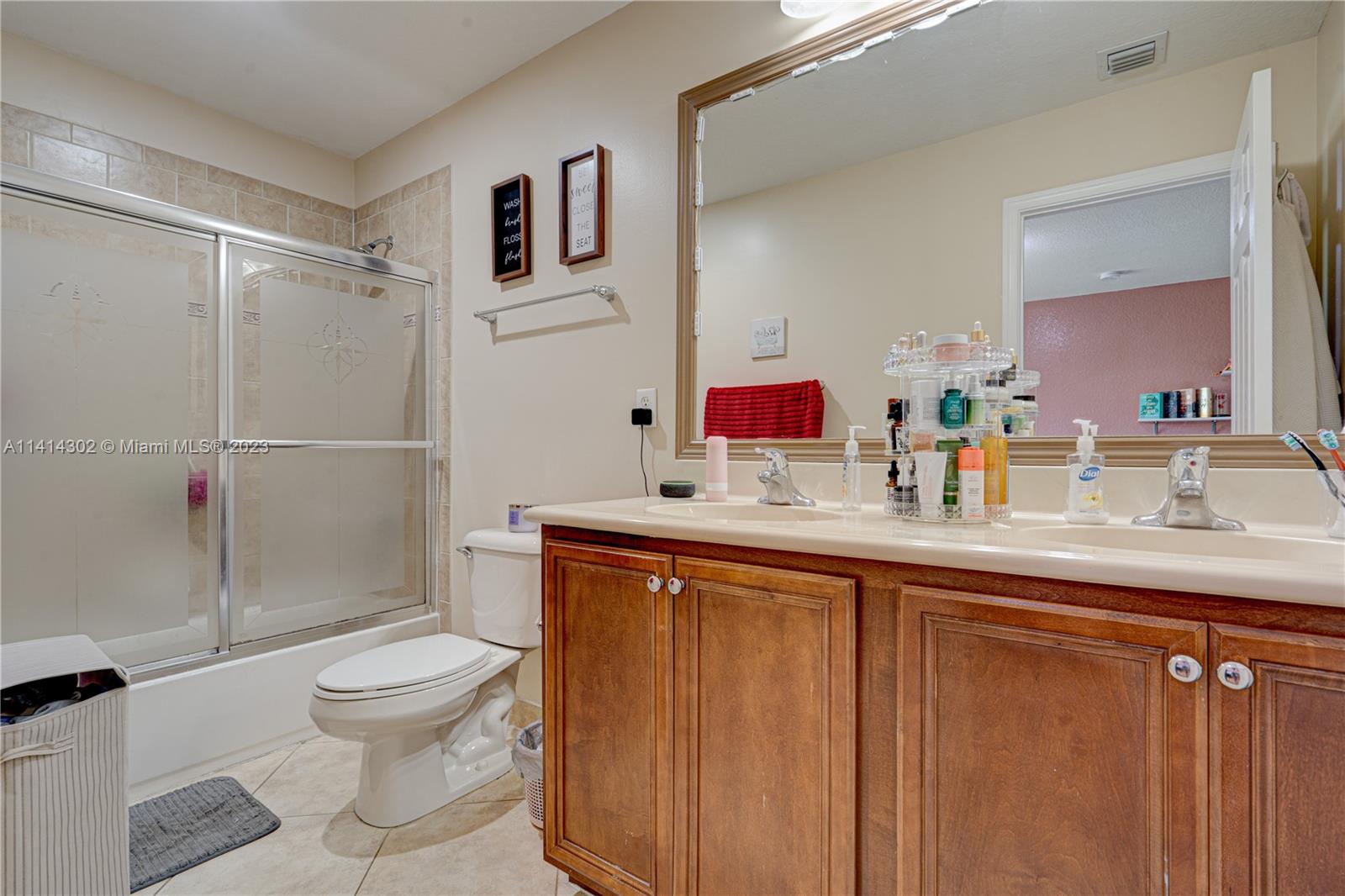 5894 Abbey Road Tamarac, FL 33321 - Photo 32 of 48