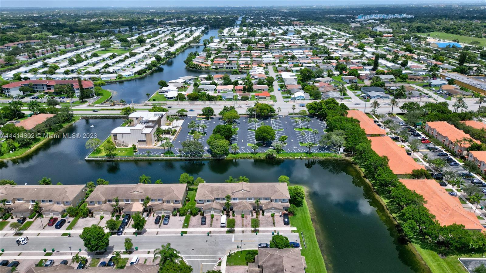 5894 Abbey Road Tamarac, FL 33321 - Photo 34 of 48